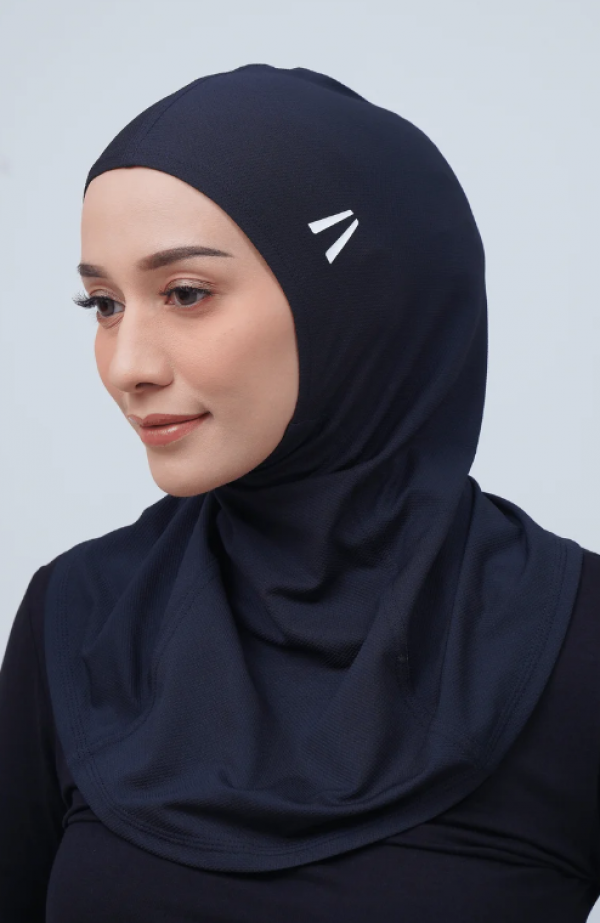 Hijab dengan material teknis yang cepat kering